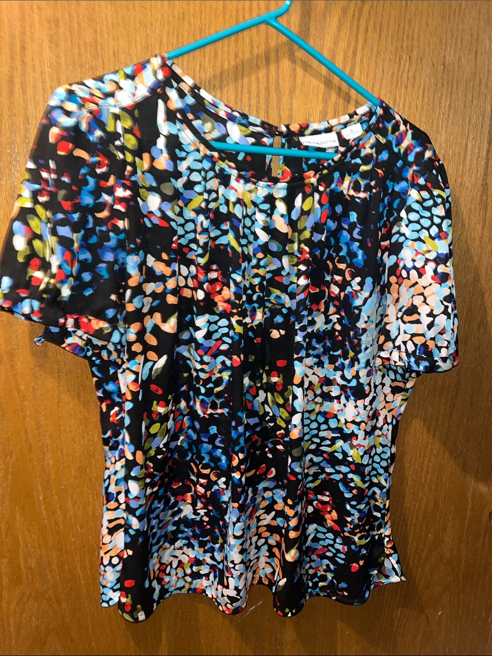 Liz Claiborne Black Short-Sleeve Top with Multicolor Confetti Print